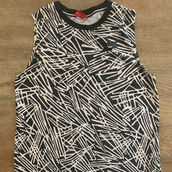 Nike Tops - Women’s Nike Shirt